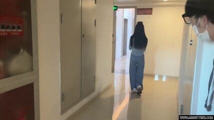 Xiaoyi is being followed