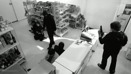Yui, the Negotiator, is Repeatedly Fucked by Robbers. This is the whole story of how an elite investigator who never gives in is defeated by the men who are besieged