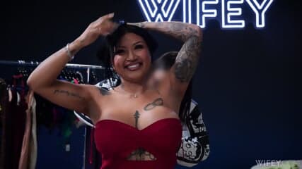 Maya Gostosa Peituda Demais