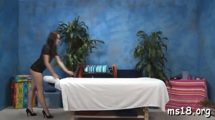 Sassy Izzi Ryder blowing big tool